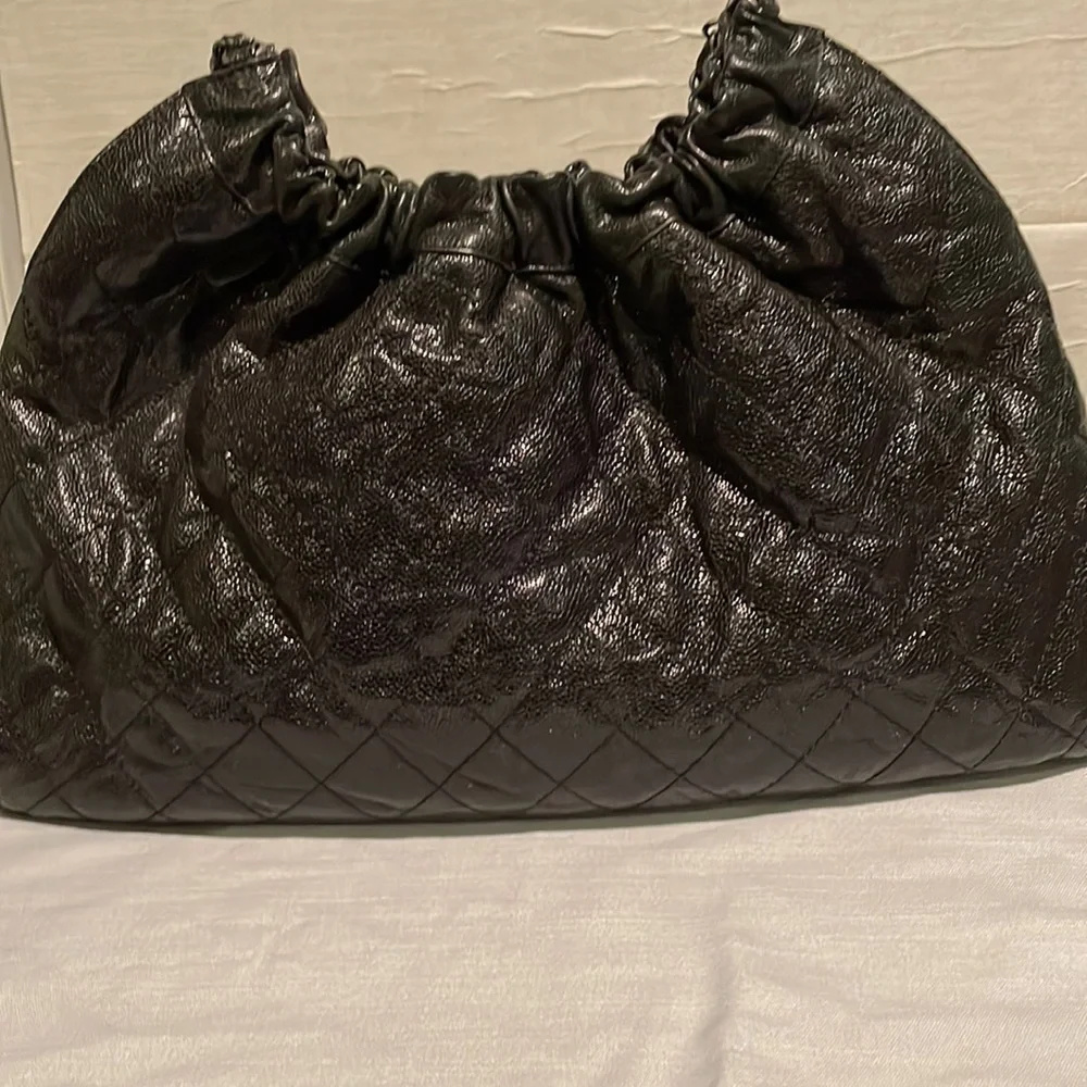 Chanel Black Quilted Glazed Caviar Hobo Bag - Picture 4 of 9